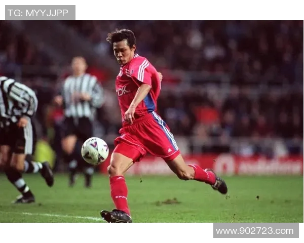 足球明星的综艺之路:从绿茵场到荧屏的精彩转型与挑战 足球明星的综艺之路:从绿茵场到荧屏的精彩转型与挑战